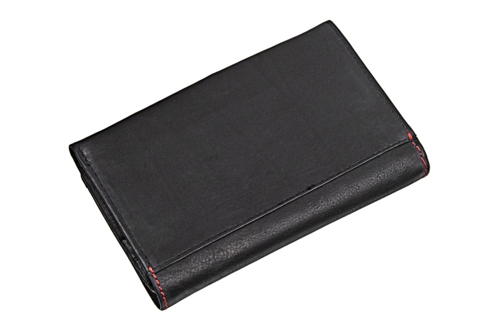 detail kožená peněženka rámek