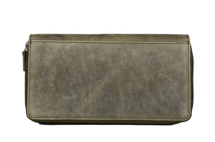 detail kožená penálová peněženka