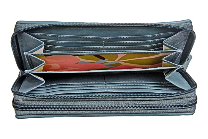 detail Kožená penálová peněženka dvojitý zip