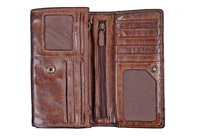 detail Kožená peněženka, kůže + textil, cvočky