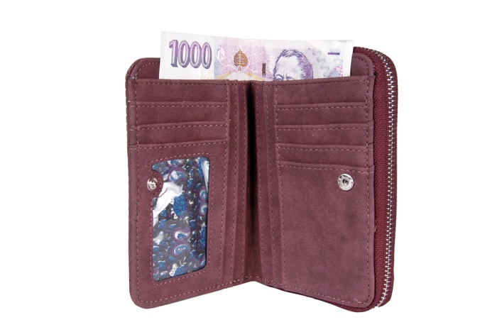 detail koženková peněženka