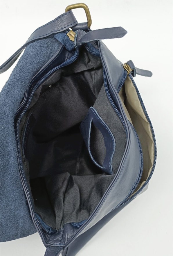 detail Kožená taška