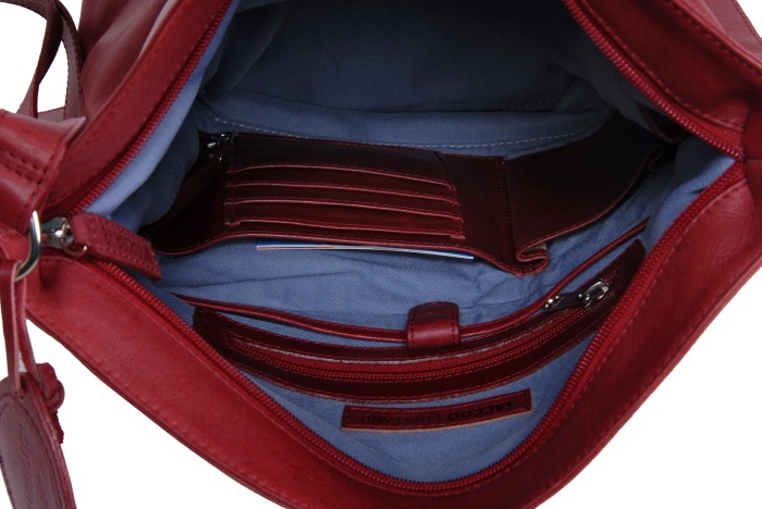 detail kožená kabelka Monte