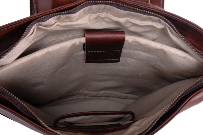 detail Kožený batoh MUSTERS BF