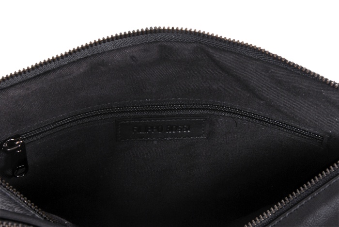 detail kožená taška, textilní popruh