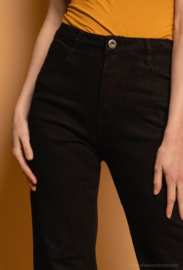 detail Široké dámské džíny s vysokým sedem