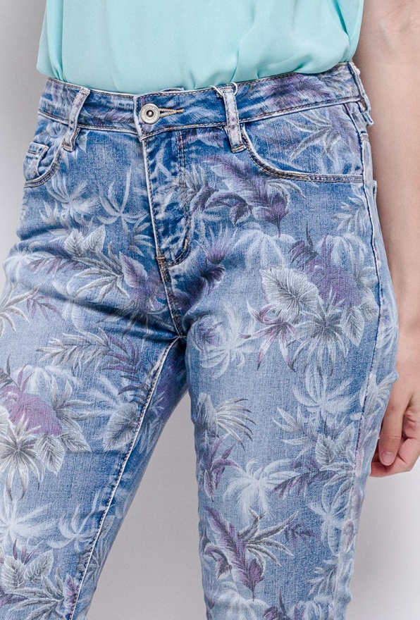 detail Dámské džíny se vzorem