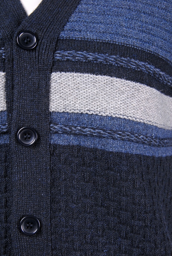 detail Pánský svetr 