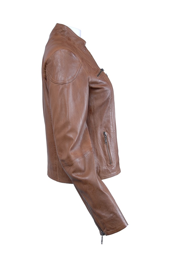detail kožená dámská bunda