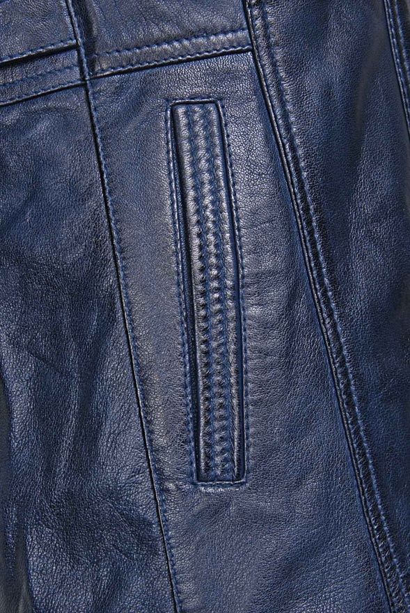 detail Delší dámská kožená bundička
