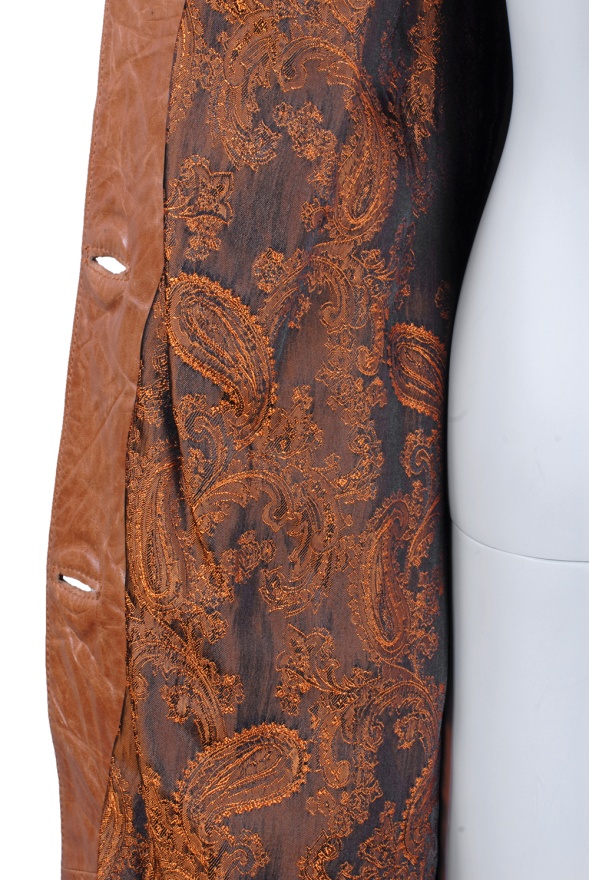 detail Kožený plášť