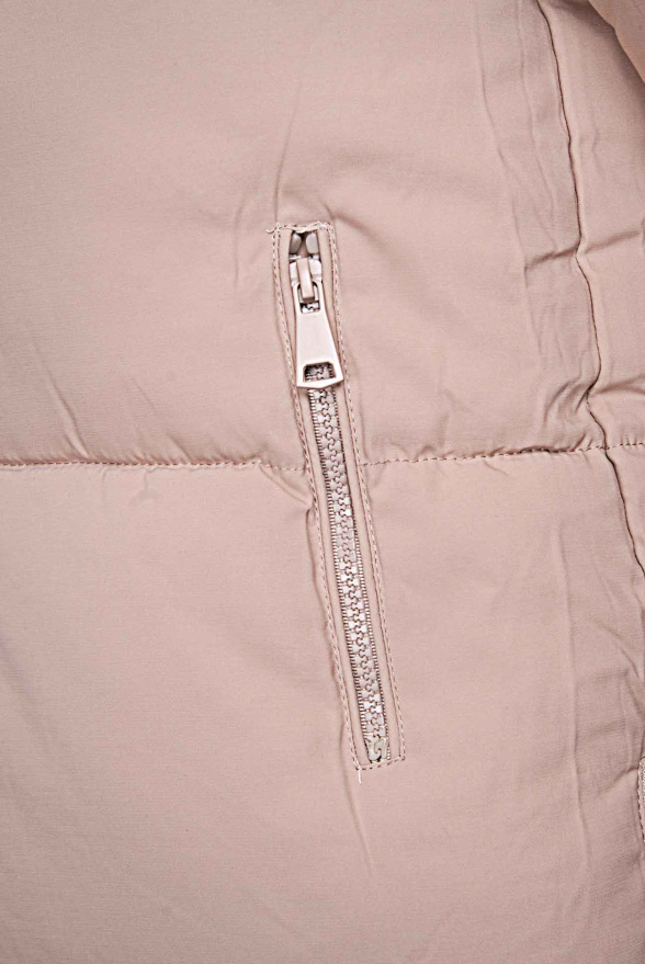 detail Prodloužená dámská zimní bunda s kapucí