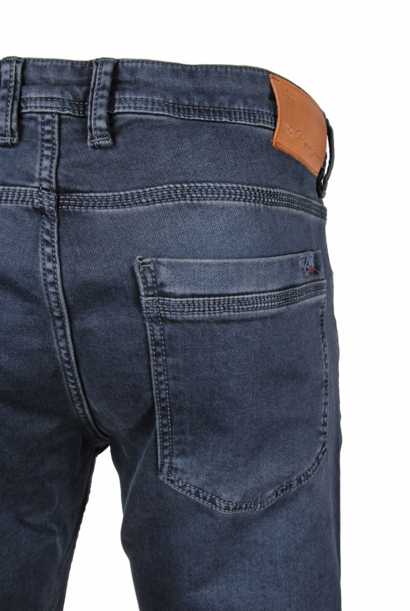 detail Papion jeans