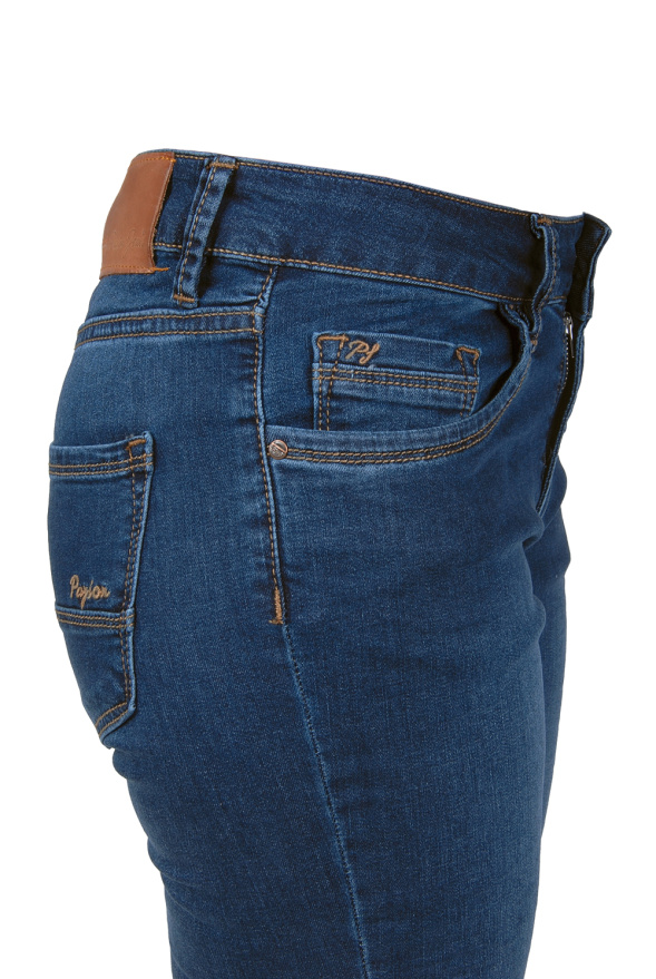 detail Papion jeans