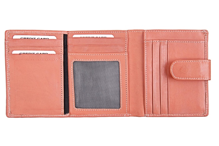 detail kožená peněženka dámská