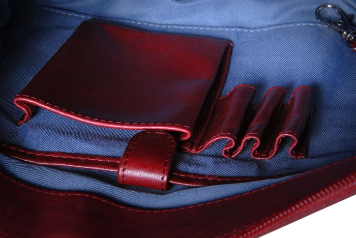 detail kožená kabelka Salpo