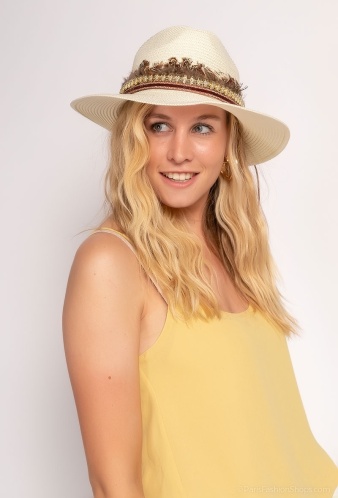 letní klobouk s páskem lebky