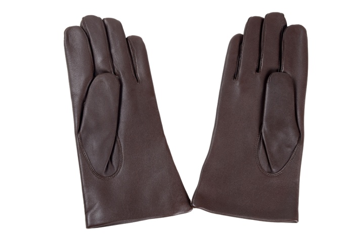 detail kožené pánské rukavice