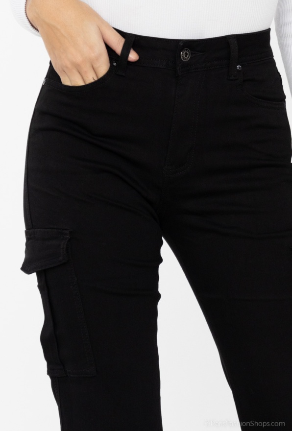detail Dámské džíny s kapsami 