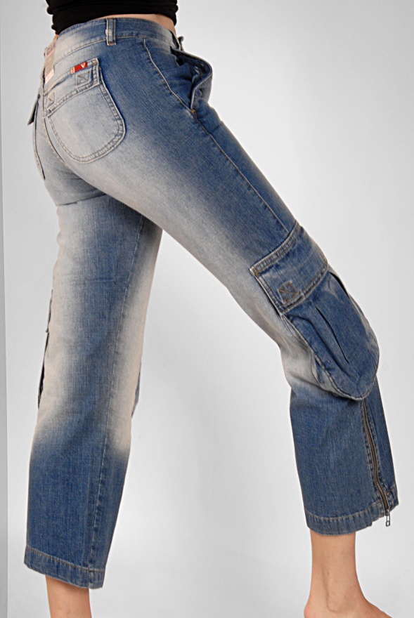 detail dámské capri jeans