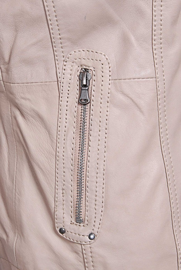 detail kožená dámská bunda, větší velikost