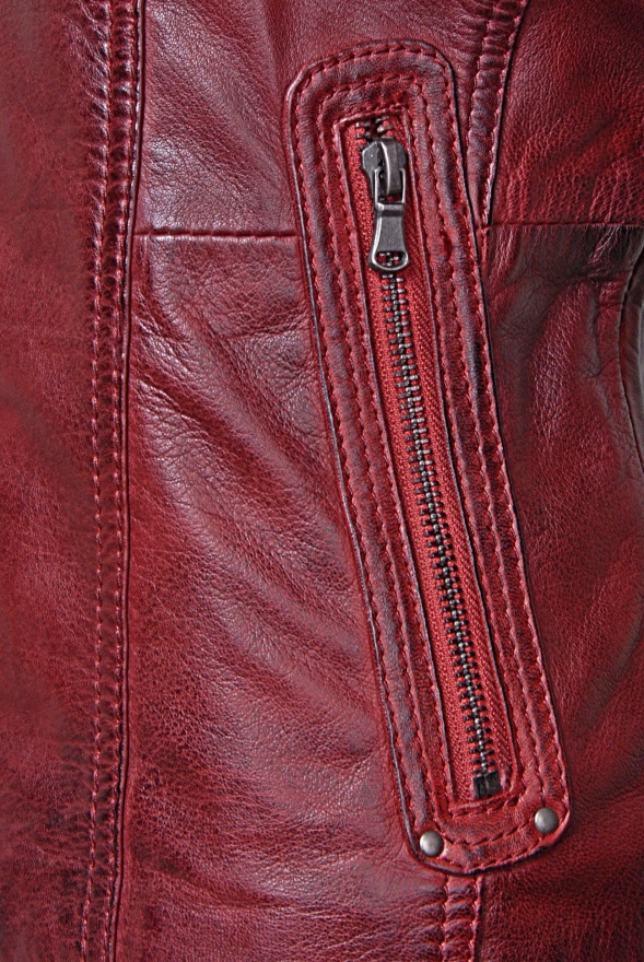 detail kožená dámská bunda, větší velikost