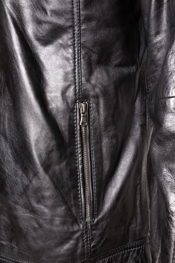 detail kožená pánská bunda límec