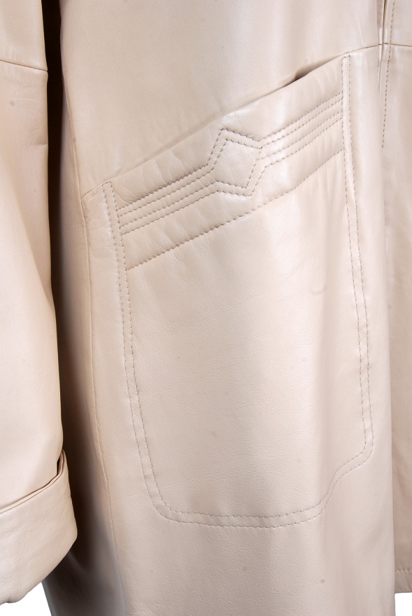 detail kožený kabátek